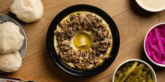 Hummus w/ Mushrooms