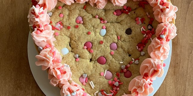Single Layer Heart Cookie Cake
