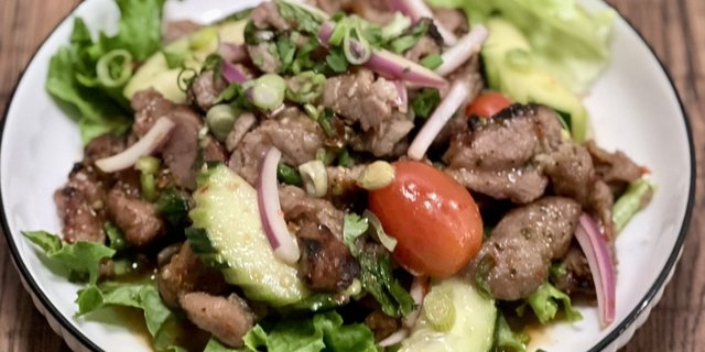 Moo Yang Salad