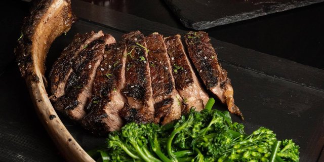 42oz Creekstone Tomahawk Ribeye