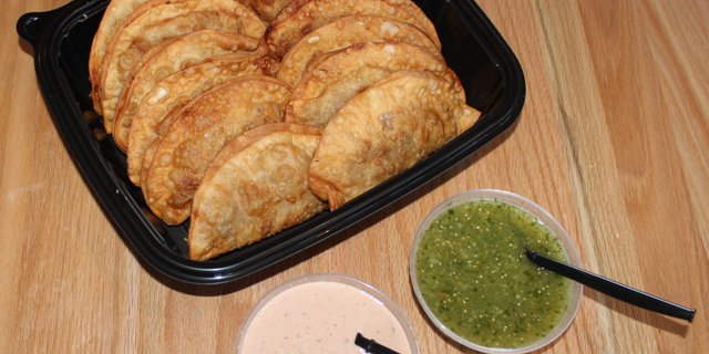 Empanada Tray (12 Pieces)