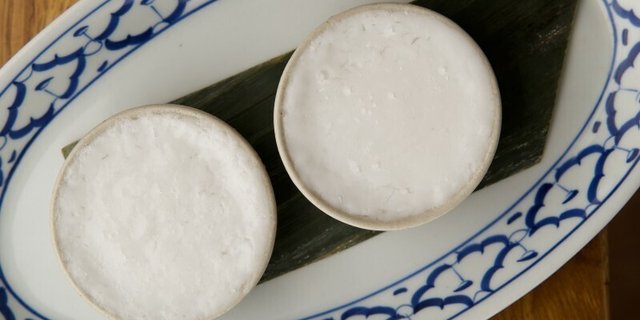 Khanom Tuay (Thai Coconut Custard)