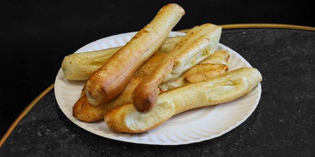 6-Piece Breadsticks