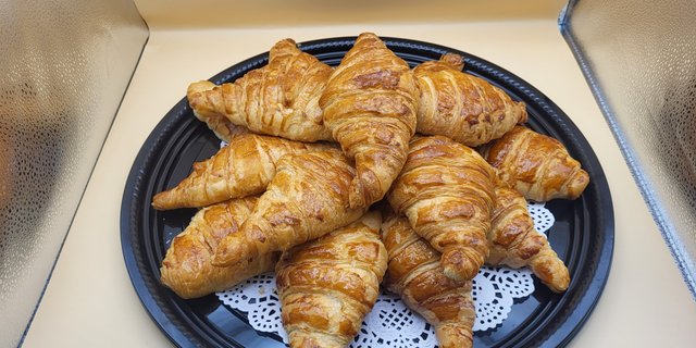 Croissant Tray
