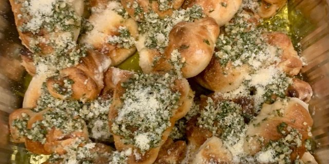 Garlic Knots