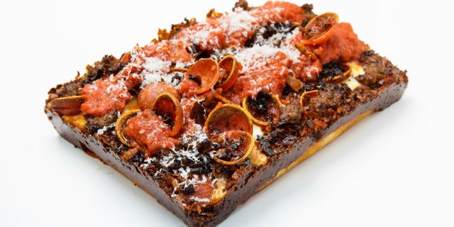 Meatzza Pizza