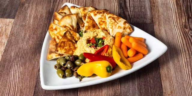 Roasted Red Pepper Hummus Platter