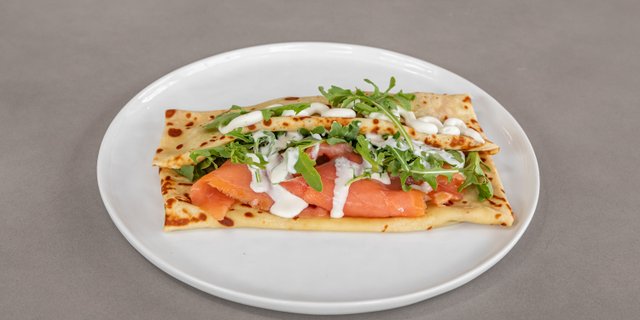 Salmon & Philadelphia Crepe