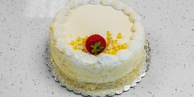 Mango Mousse Cake (Serves 10-15)