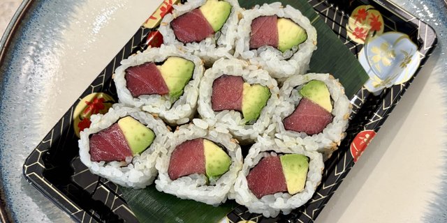 Tuna Avo Roll