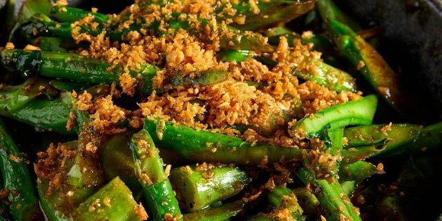 Chinese Broccoli in Black Bean Sauce