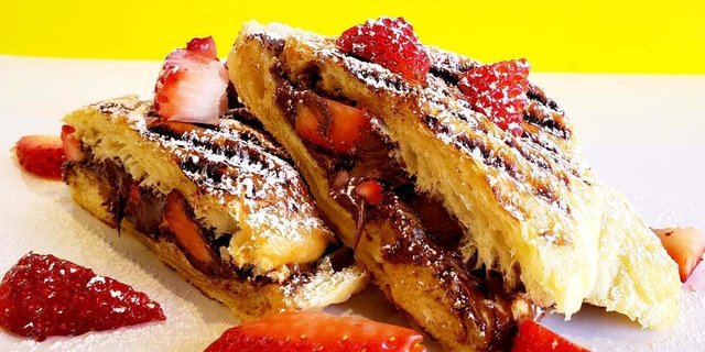 Strawberry & Nutella Croissant Tray
