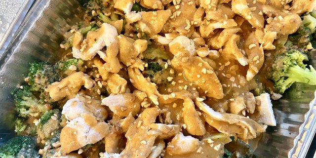 Broccoli Peanut Sauce