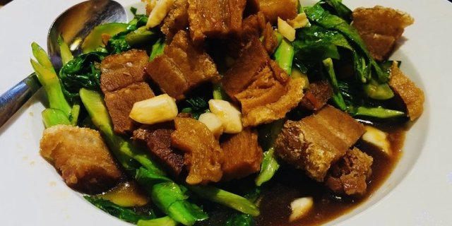Crispy Pork w/ Chinese Broccoli