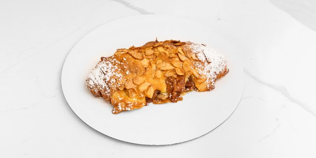 Almond Croissant Chocolate