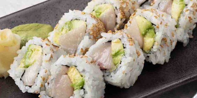 Yellowtail & Avocado Roll