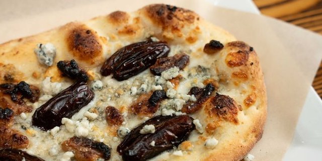 It's a Date Flatbread