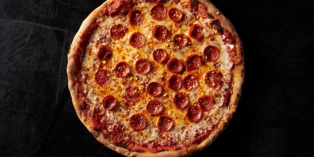 Large Pepperoni Pizza