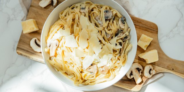Fettuccine Truffle Mushroom Cream Tray