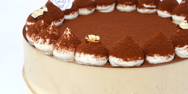 Tiramisu Cake