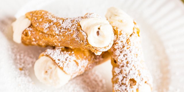 Mini Cannoli Tray