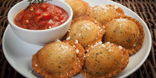 Toasted Ravioli Boxed Lunch