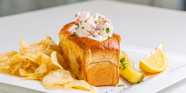 Butter & Mayo Lobster Fusion Roll