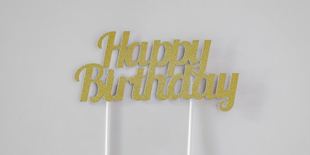 'Happy Birthday' Topper