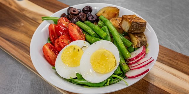 Niçoise-Inspired Protein Bowl