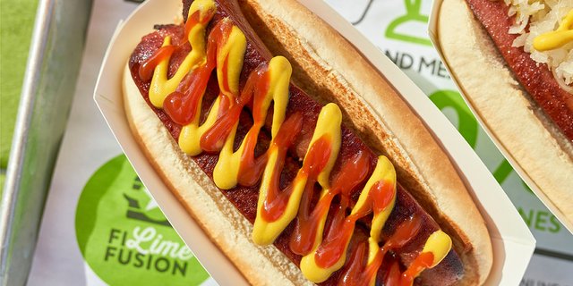 American Wagyu Beef Hot Dog Bar + (Chili Cheese Option)