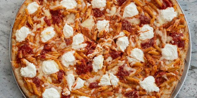 Baked Ziti Pizza