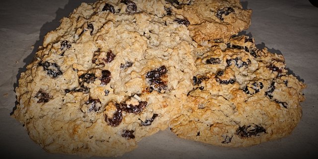 Oatmeal Raisin Cookie