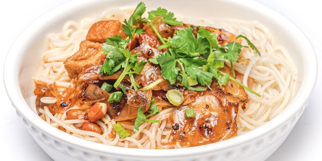 Beef Tendon Noodle Soup