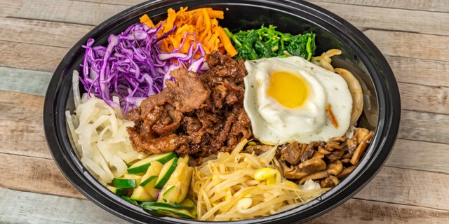Assorted Vegetables w/ Eggs (Bibimbap) Bowl