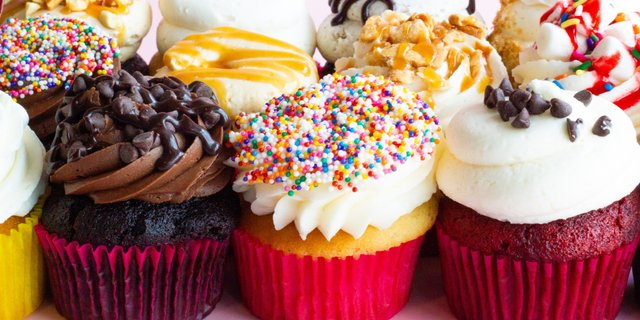 24 Pack of Cupcakes (Crowd Favorites)