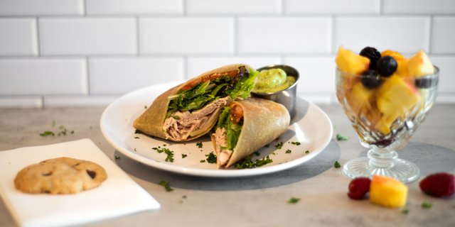 Pesto Turkey Wrap Box