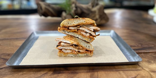 Chipotle Chicken Sandwich Tray