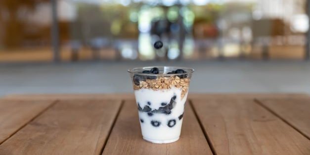 Individual Fresh Fruit, Granola & Yogurt Parfait w/ Blueberries