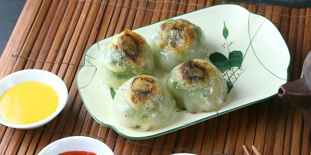 Chives & Shrimp Dumpling