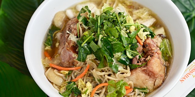 Oxtail Saimin Soup