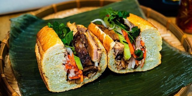 [Boxed Lunch] Bok Bok B*tch (Chicken) Banh Mi