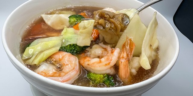 Rad Na Noodle Soup