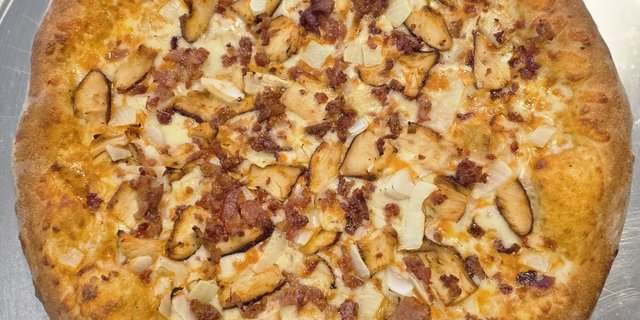 Small 10" Buffalo Chicken Pizza