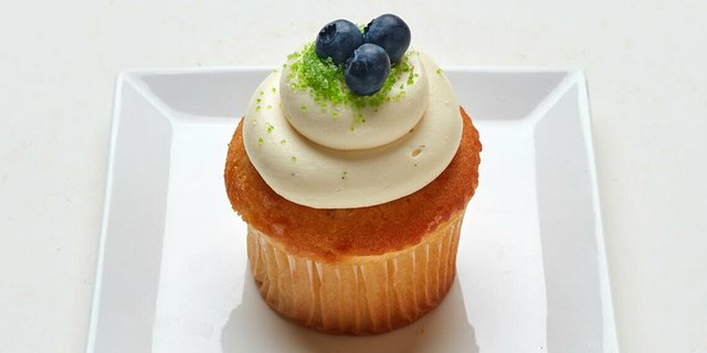 Lemon Curd Cupcake