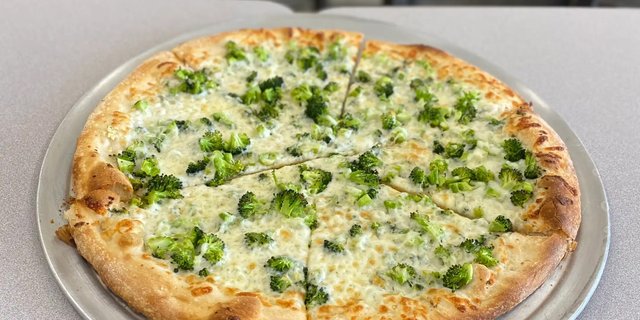 Broccoli Bianco Pizza