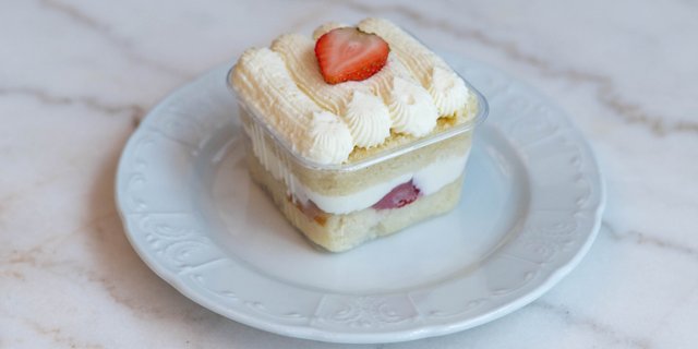 Strawberries & Cream Cake Parfait