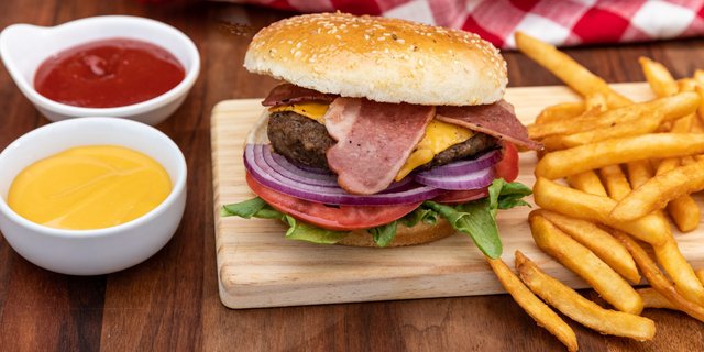 Bacon Cheeseburger Sandwich