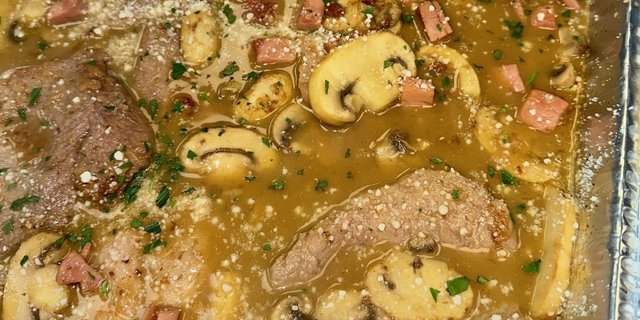 Veal Marsala Tray