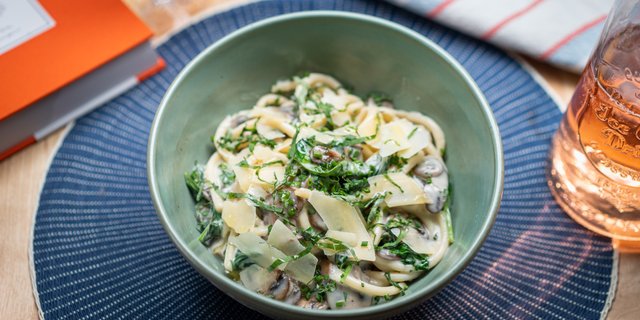 Vegetarian Mushroom & Spinach Cream Sauce Bucatini