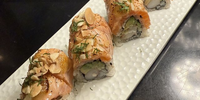 Torched Salmon Roll